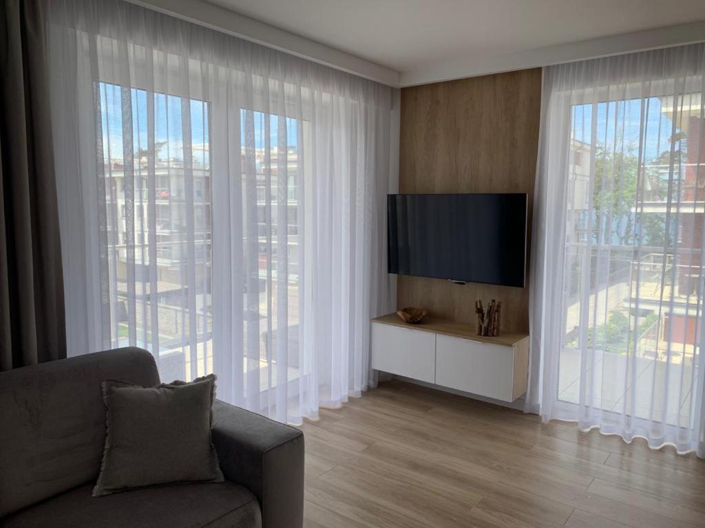 Apartament Nadmorski Z Basenem Klifowa Rewal Buitenkant foto