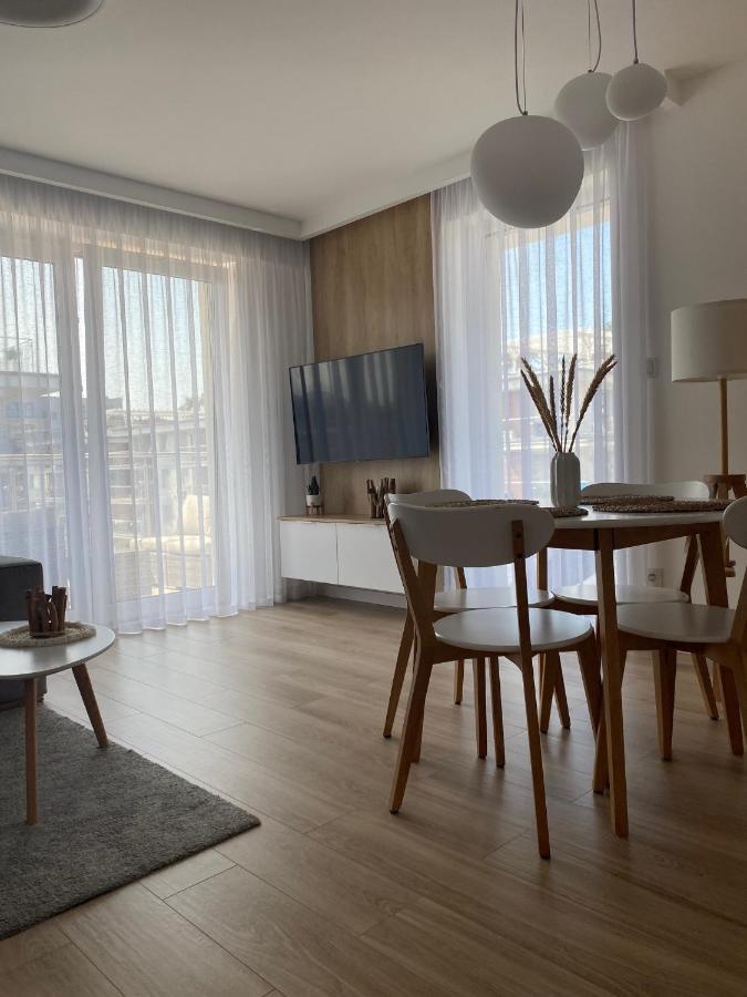 Apartament Nadmorski Z Basenem Klifowa Rewal Buitenkant foto