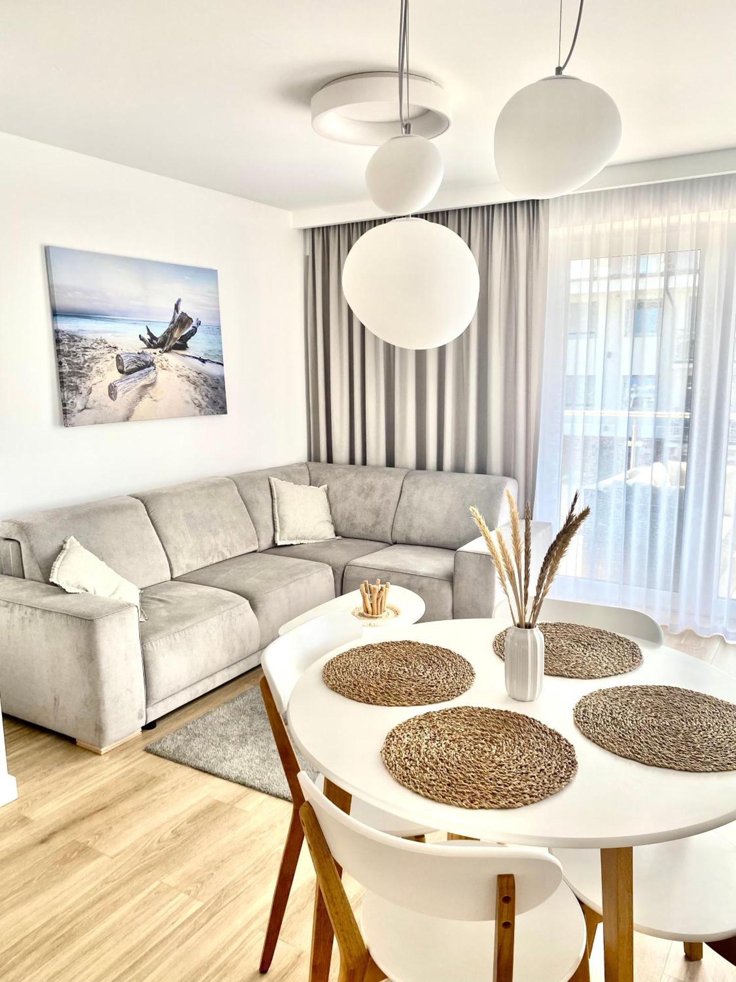 Apartament Nadmorski Z Basenem Klifowa Rewal Buitenkant foto